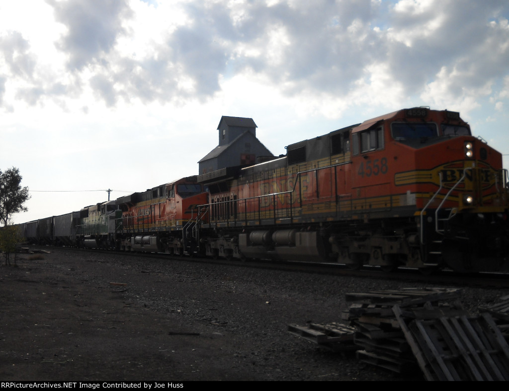 BNSF 4558 Wast